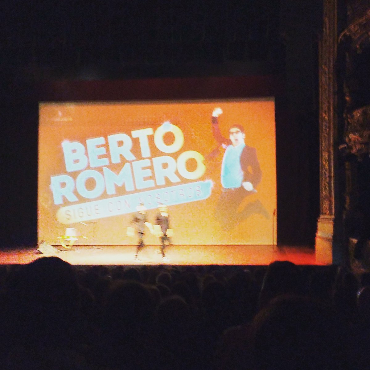 thejdsalinger's tweet photo. Gracias @Berto_Romero por el show de esta noche. Me lo he pasado pirueta. ¡Viva el talento! #ultrafocus #legend https://t.co/I2UeYOAQqK
