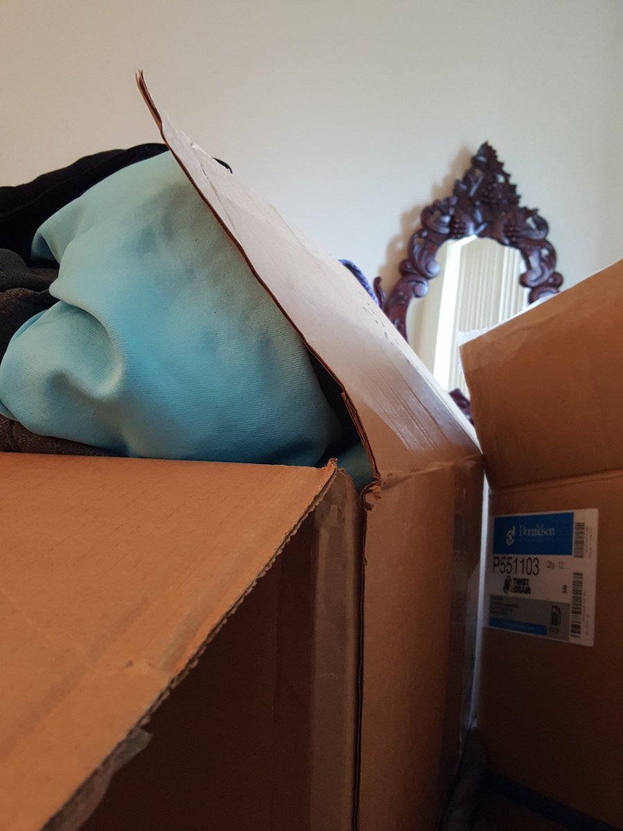 BigB242424's tweet photo. Moving sucks https://t.co/cV58BFSemt