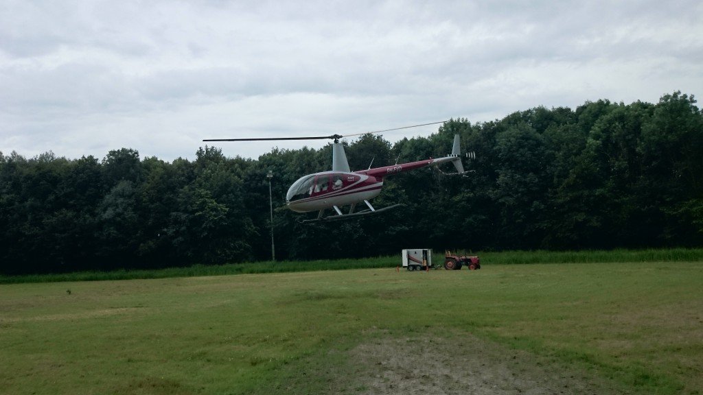 LarsHofsteenge's tweet photo. Wilt u ook een helikopter rondvlucht maken tijdens de Winschoter Pinkstermarkt op ma.16 mei?
https://t.co/sHYGl1E8vy https://t.co/uxcsuTovAL