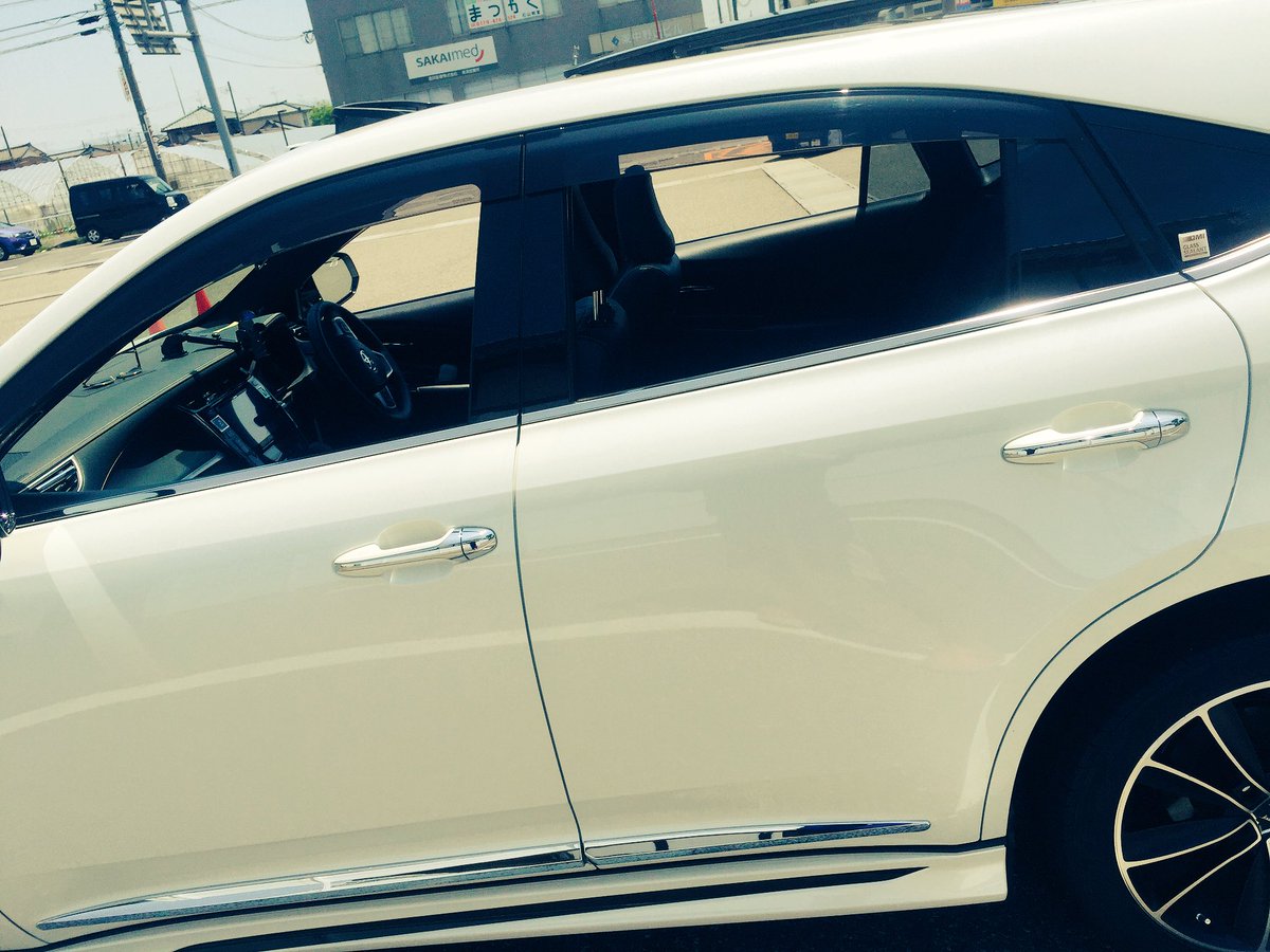 blackbose0501's tweet photo. 車体はピッカーン☀️クレンツェちゃんどーやったら綺麗になるのかわからない。太陽の力。笑 https://t.co/bqLELLj2kf