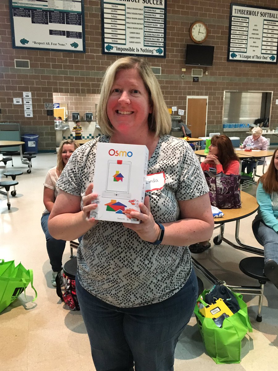 mrkirkbride351's tweet photo. Congrats to @24lindaloo for winning an awesome prize donated to #edcampcda by @PlayOsmo! https://t.co/dkKFVoiZX1