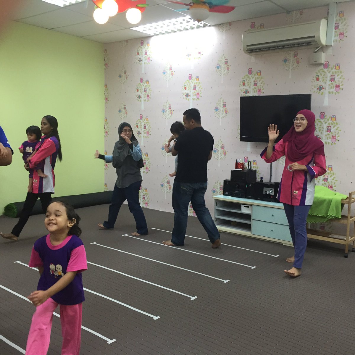 kameliaedrina's tweet image. Teacher semangat. #walkerclass #gbob #sundayactivity