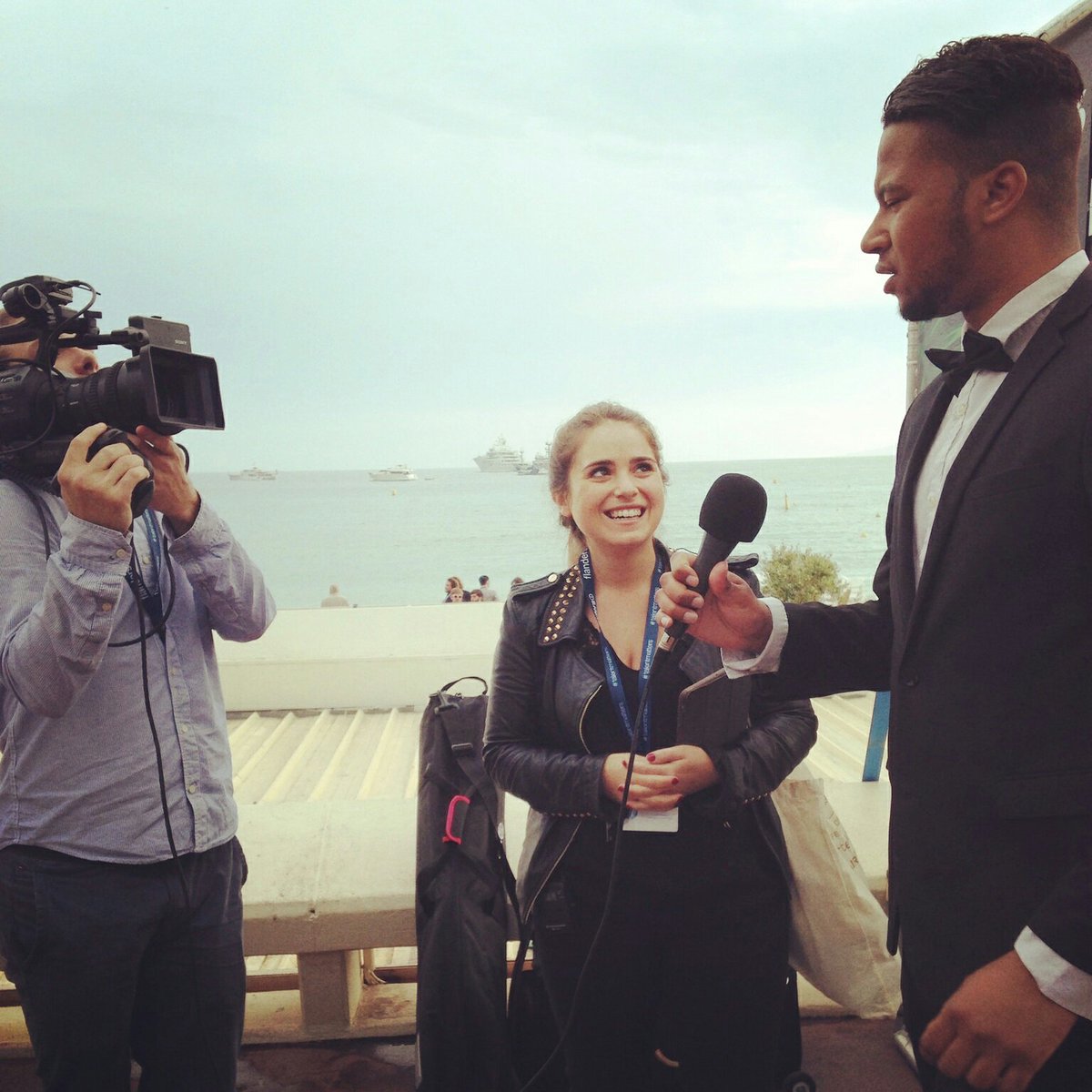 OfficielJVA's tweet photo. #Cannes2016 #croisette #FestivaldeCannes2016 #Interview #TV #JeanVictoranglio https://t.co/vVy7jdqm4L