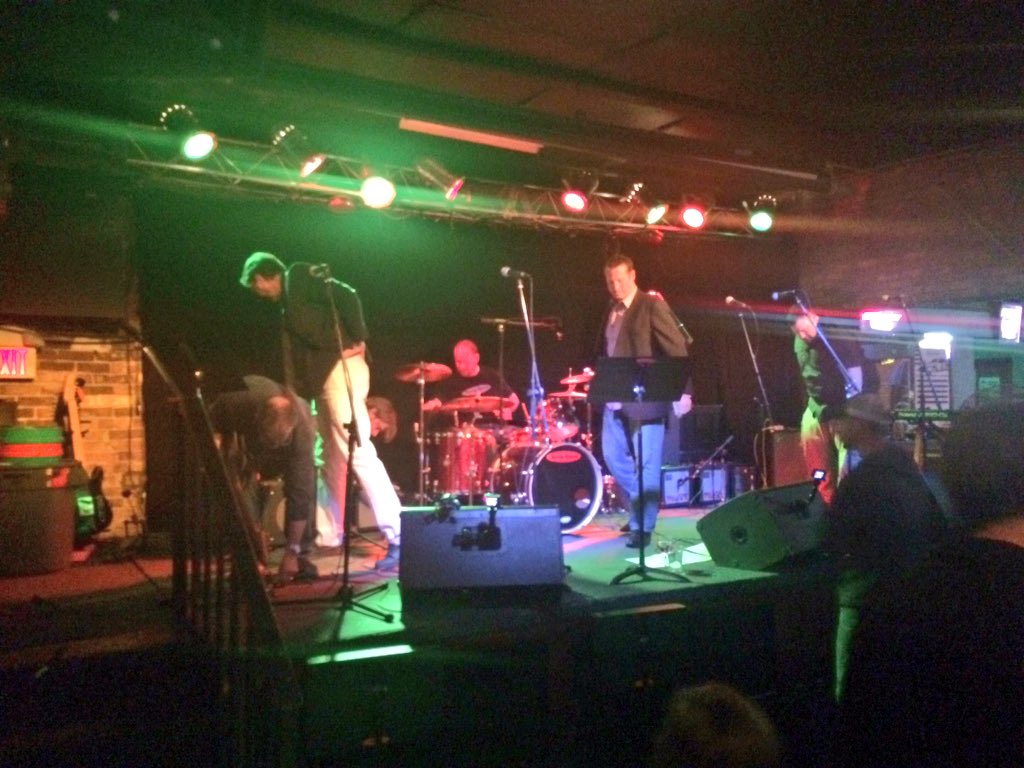 Twin Town Guitars tweet media