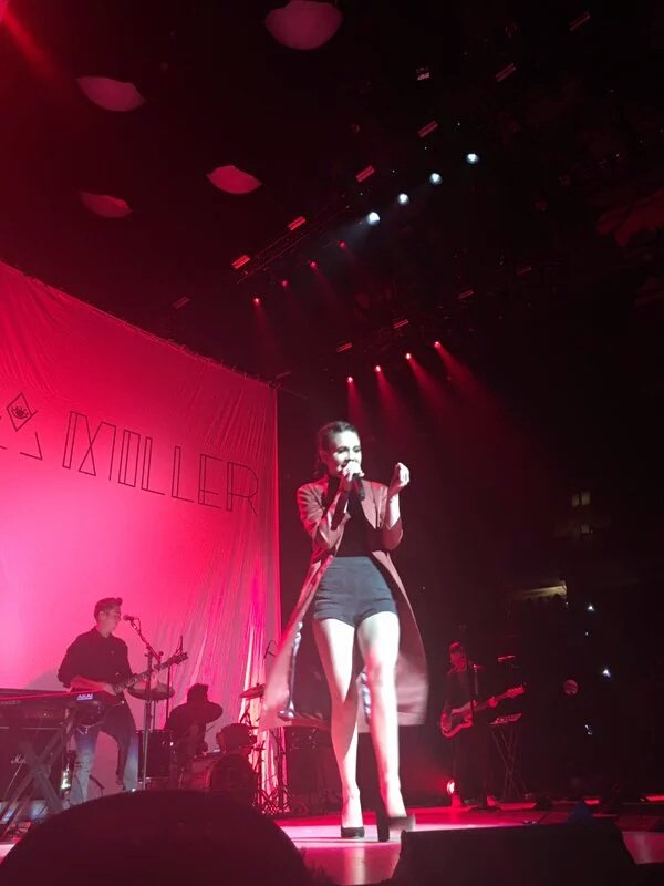 fallingsbea's tweet photo. @beamiller every perfomance of you on stage is amazing and incredible you slayed today as always ✨💙 https://t.co/I6MB92S15s