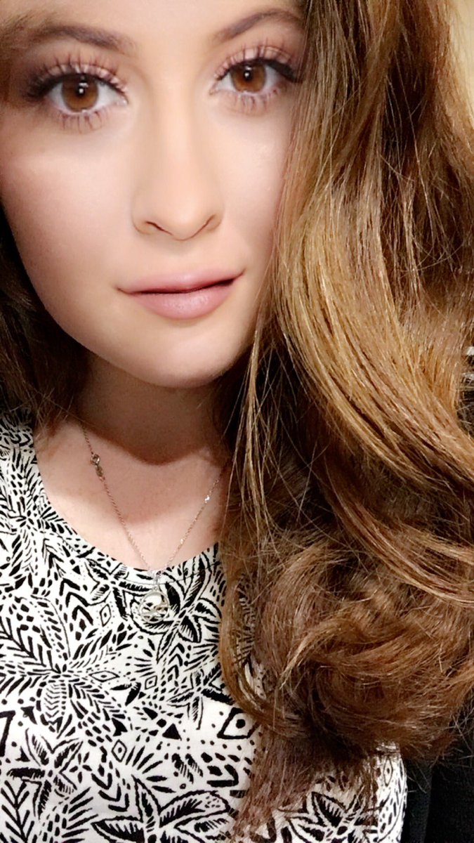 talaylorhere's tweet photo. Dear @KylieJenner you'd look bomb with my hair color #ginger #snapchatisweird https://t.co/yMWodPiNwh
