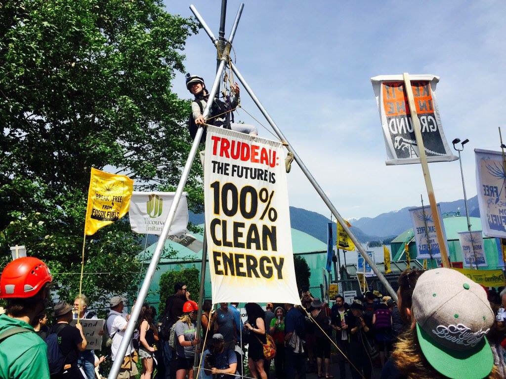 MikeHudema's tweet photo. It's time to listen to the science and #ActOnClimate @JustinTrudeau. We want panels not pipelines. #breakfree2016 https://t.co/CuumGig0Pv