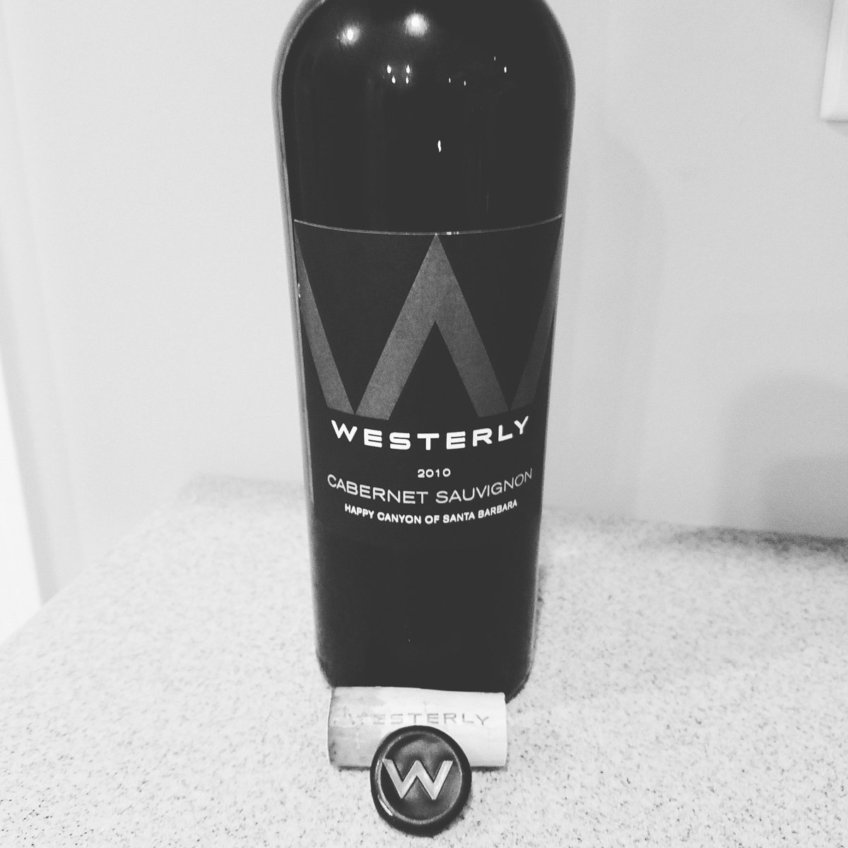 Nothing wrong with being in your pj's at 8pm if you're busting open some magic from THE #happycanyon <a href="/WesterlyWines/">Westerly Wines</a>