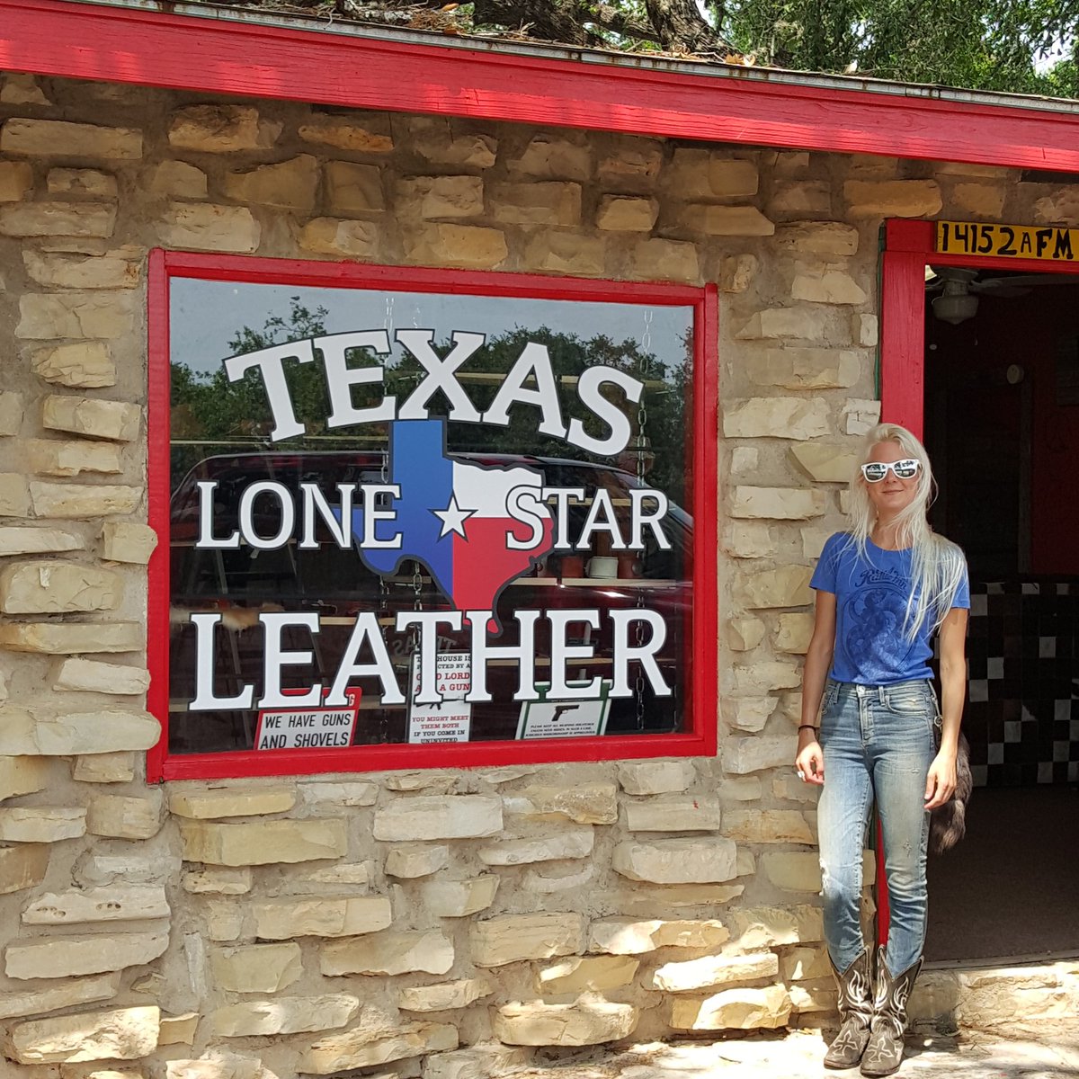 TLSLCustom's tweet photo. Canyon Lake Store now open 
#canyonlake  #whitewaterampitheater #canyoncity #riverrat #gruenemansion _ https://t.co/xPDSbQjV7k