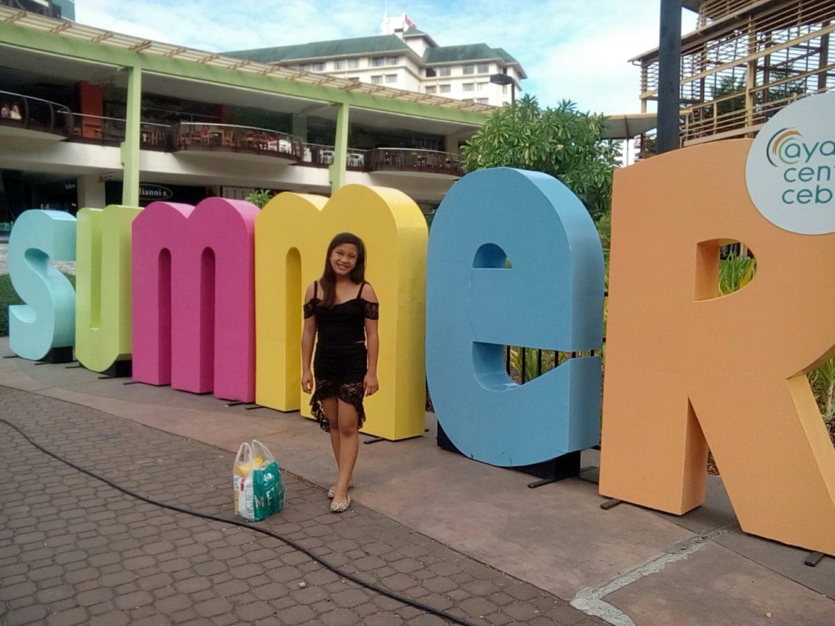 QueeniebethT's tweet image. Summer is the best