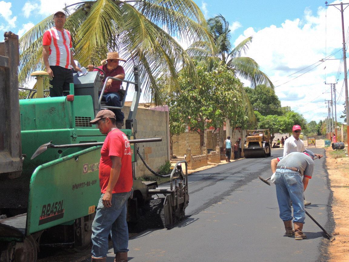 MUNLIBERTADOR's tweet photo. .@Jos_figuera sigue el trabajo indetenible en el Municipio Libertador en pro del pueblo https://t.co/brz7sD3Tlk