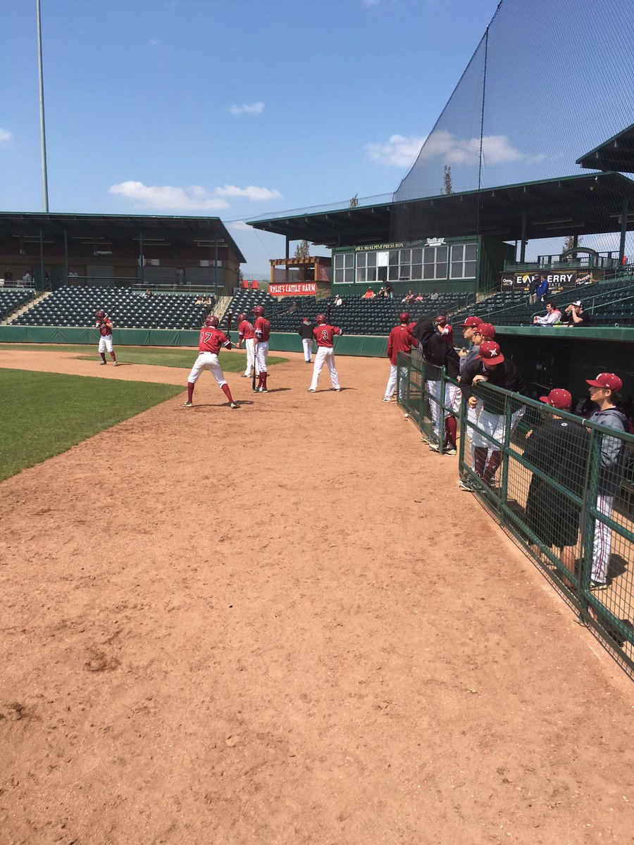 Jets split in Okotoks. 2-1 victory in game 1 and 10-9 loss in game 2 in the 12th.12 noon DH @ Jets Stadium tomorrow.