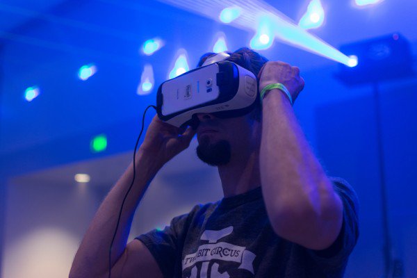 virtrealitytime's tweet photo. Quiz Of The Week: #VirtualReality.
https://t.co/Xl5rfuhl54 https://t.co/TF1vYYPuiE