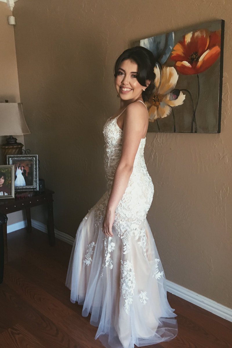 jailineedelgado's tweet photo. To the first of many prom selfies #Wonderland2k16 #ghsprom2016 https://t.co/AzM1QlI09r