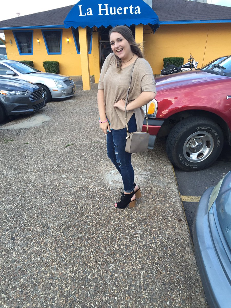mfaulkenberryy's tweet photo. get a girl who can do both #bigandMINI https://t.co/XprXxplKKj
