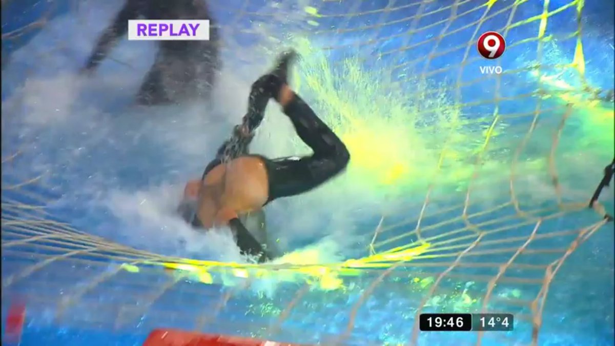 paioftgonzalo's tweet photo. no puedo mas "ahí esta la ballena respirando" https://t.co/XvgfCsjSSO