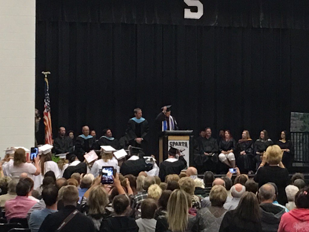 SpartaTrojans's tweet photo. Senior President @BallinCollin34 celebrates the turning of the tassel. https://t.co/SPQB23gD39