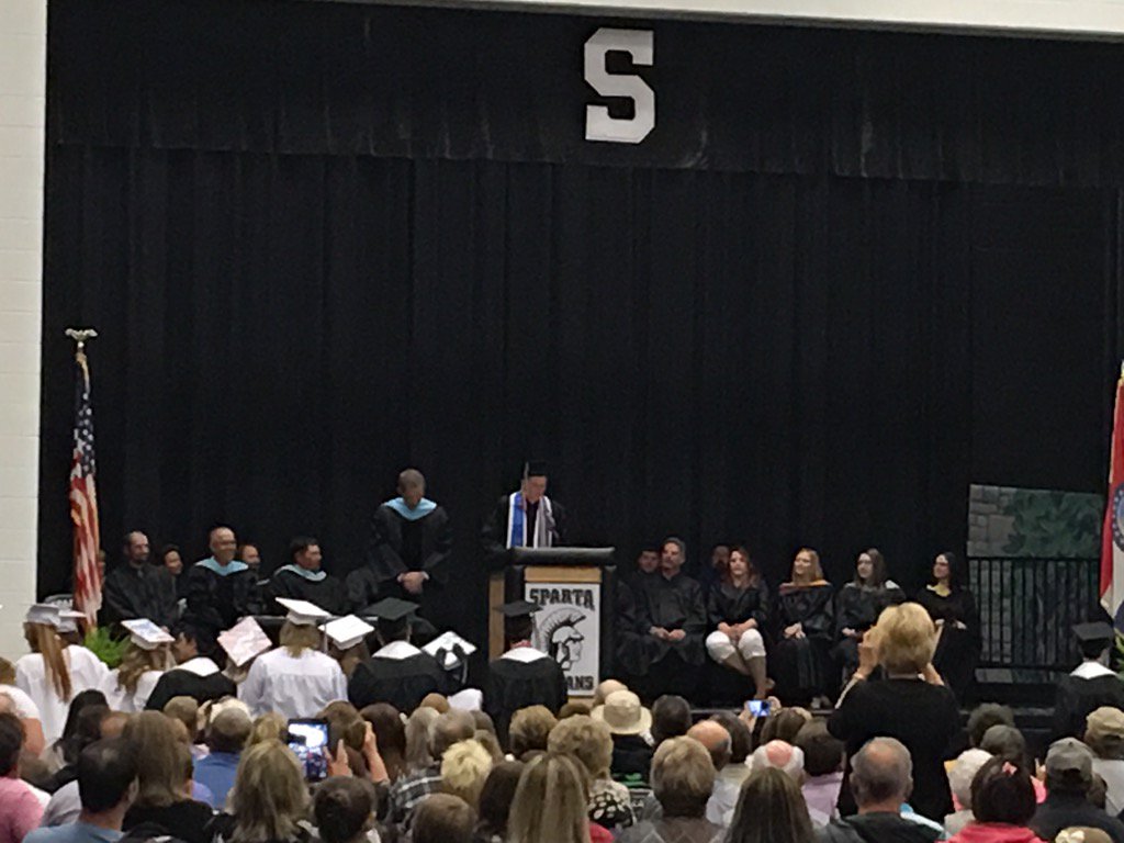 SpartaTrojans's tweet photo. Senior President @BallinCollin34 celebrates the turning of the tassel. https://t.co/SPQB23gD39