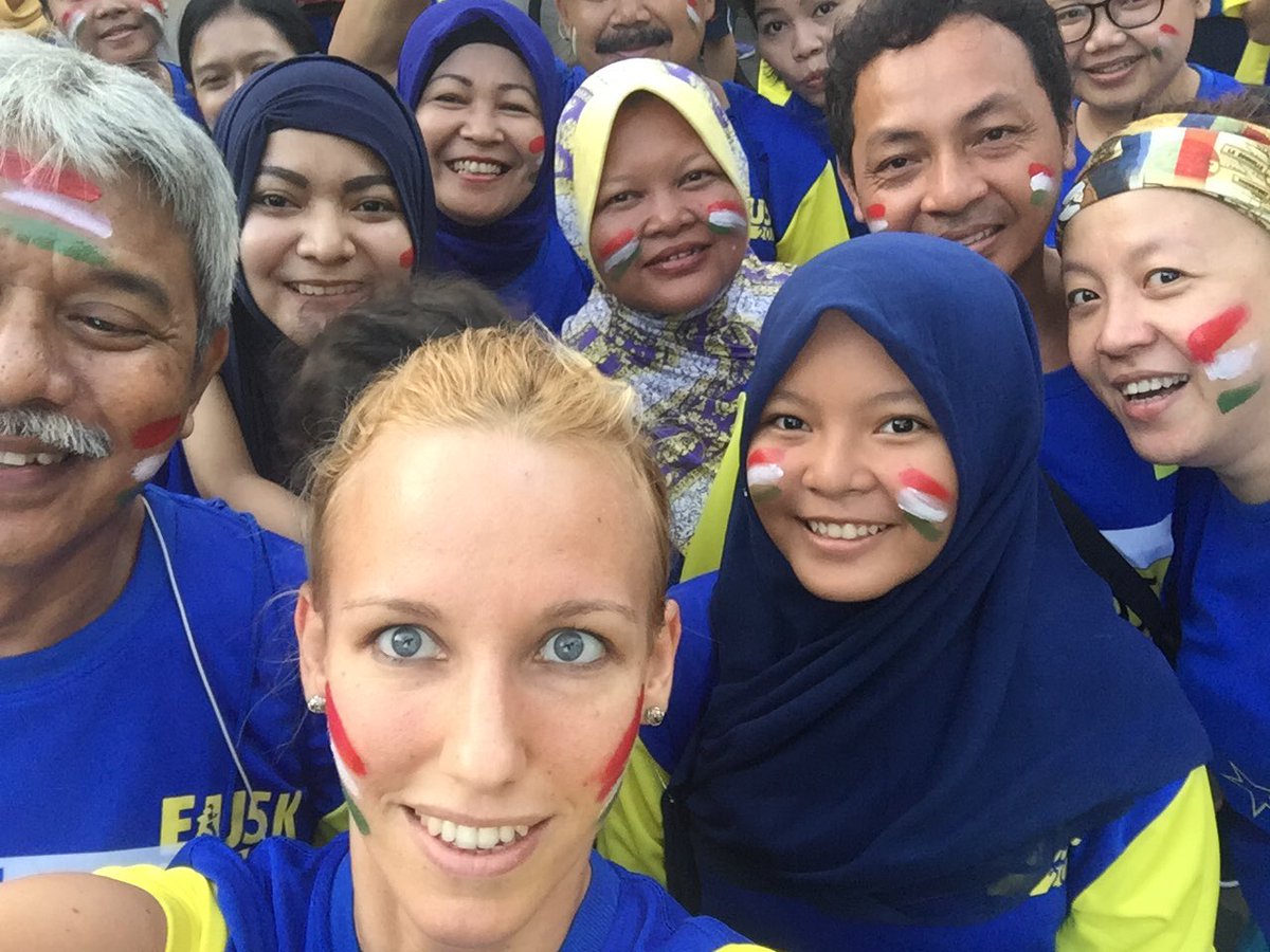AmbJuditPach's tweet photo. Ready to run #EU5k with my whole staff and Budapest Waterworks #BWWin JKT @uni_eropa https://t.co/djfB9povL0