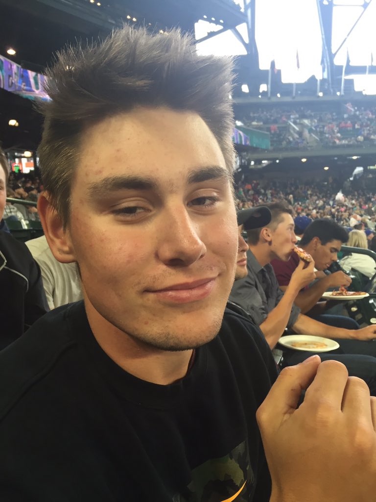 Rgreen_18's tweet photo. #seagerbobble #fvbaseball https://t.co/IQenGsKiR2