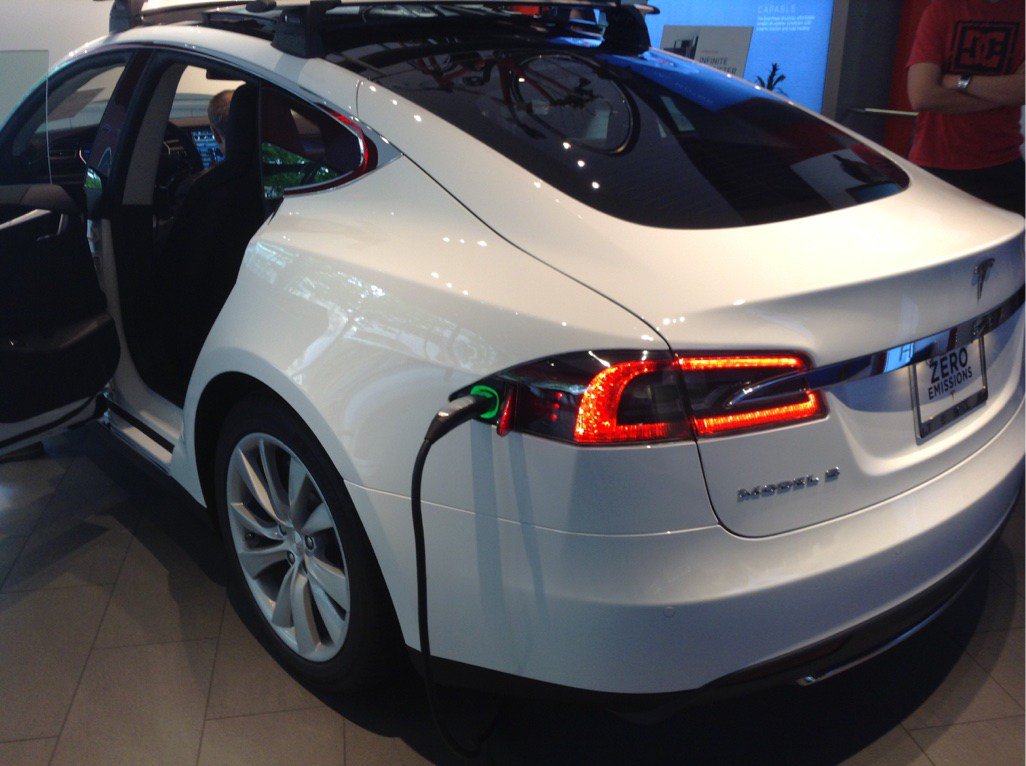 Tesla Considering Suing State Of Michigan For Right To Sell Directly To Consum.. puls.ly/D3mhQA #EV