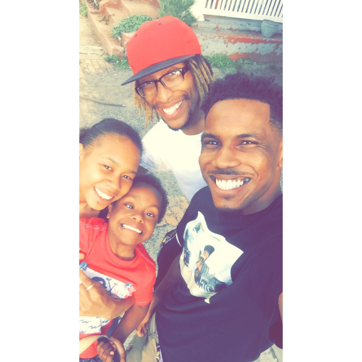 InsominaAddict's tweet photo. Love em to the end 💯 #Family https://t.co/eg4XPgDQhX