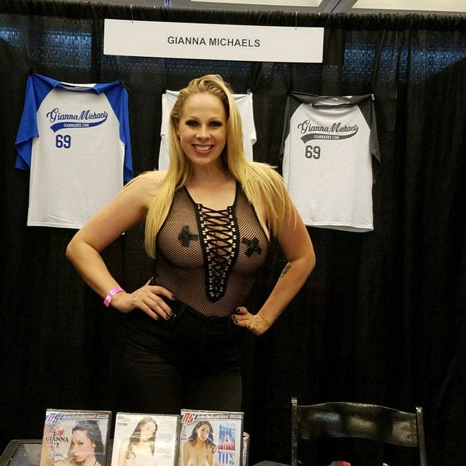 #adultcon https://t.co/XzTaXCRFg2 https://t.co/ukiAwQ3uW0<a href="/tag/adultcon"class="tags">#adultcon</a>