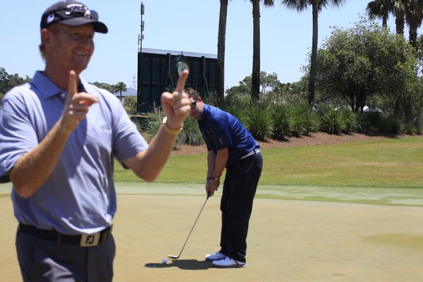 andysulligolf's tweet photo. @jamiegoughgolf exaggerating again!! 😂😂😂 @seanymcgolf @swebstergolf #puttingcomp https://t.co/MXR4uOQ4op