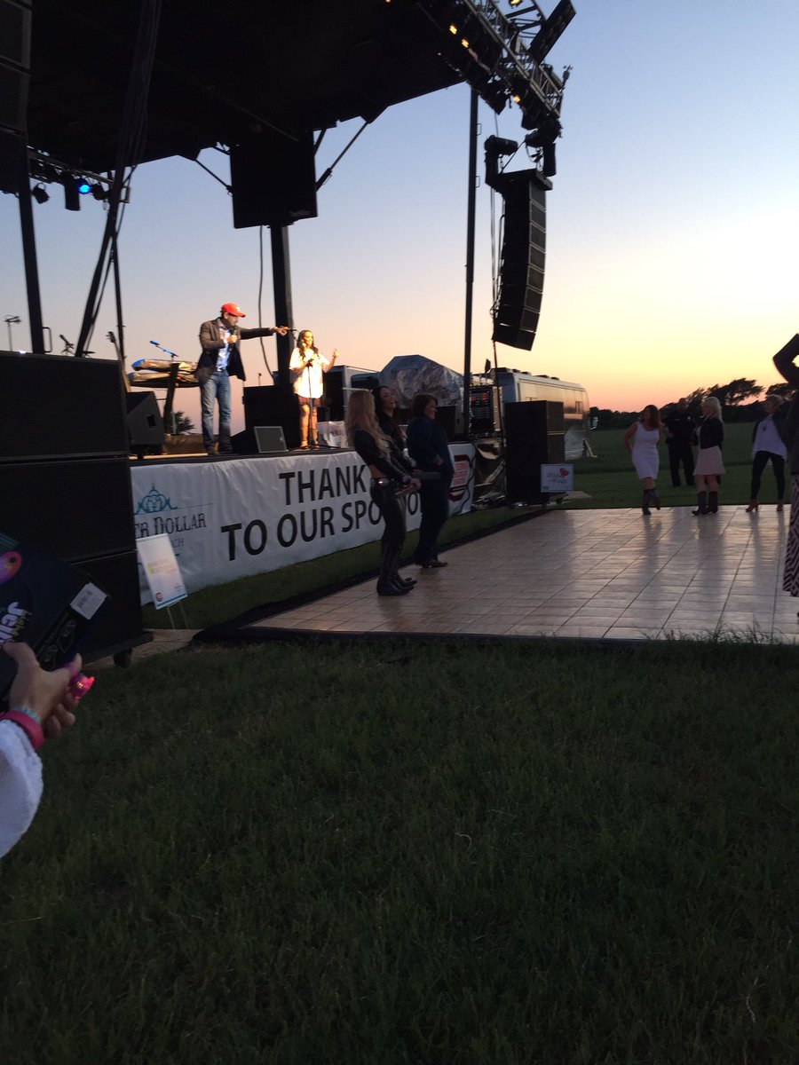 SCCTX's tweet photo. A little heads or tails action going on at silver dollar at the ranch! #sdatr16 https://t.co/QT3y1Ya4PR