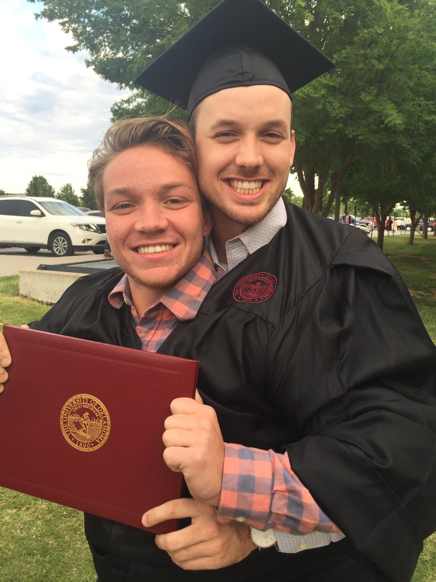 SethVanHorn10's tweet photo. As the first conjoined twins to graduate from OU, @caleb_vanhorn and I were honored to share this diploma;) https://t.co/xhzD9GSJYD