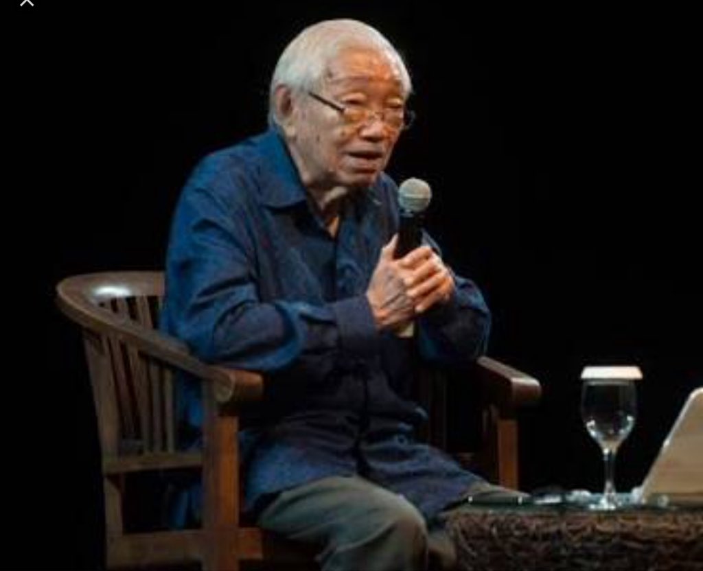 ridwankamil's tweet image. Selamat jalan pak Han Awal, mahaguru para arsitek indonesia. Ilmu dan petuahmu akan mengalir melintasi generasi.