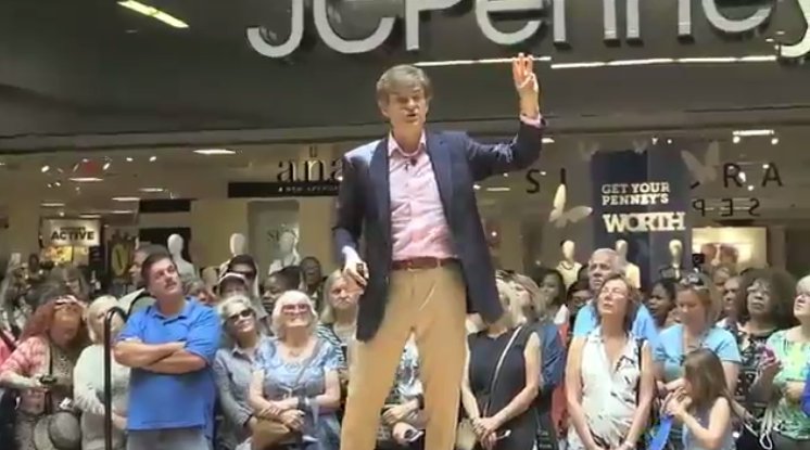 .@DrOz speaks at Local 10's Health & Lifestyle Expo in Plantation. Missed it? Here's a recap:bit.ly/1XbcUJm?utm_me… https://t.co/PUTKAp1SoR