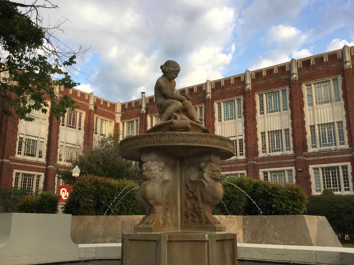 PalmeriJoAnn's tweet photo. Some views of @UofOklahoma campus on this day of ceremonies for #OUGrad16. Congratulations graduates! #OUskywatch https://t.co/qsYHrOyRyE