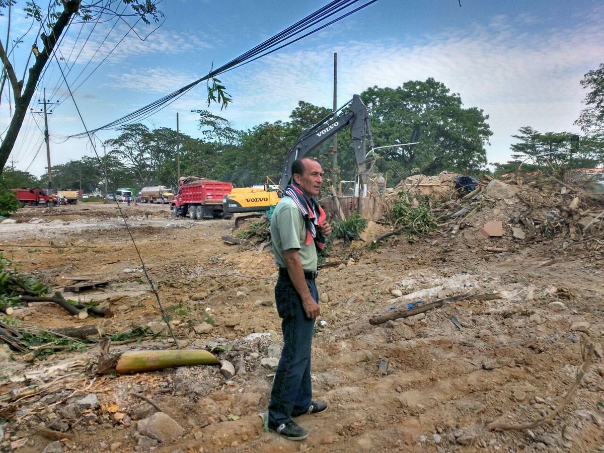 Sneydertv's tweet photo. En Apiay sicarios asesinaron a Evaristo Riaño inspector de policía de la Esperanza en Villavicencio. https://t.co/sUmDDj8fqH