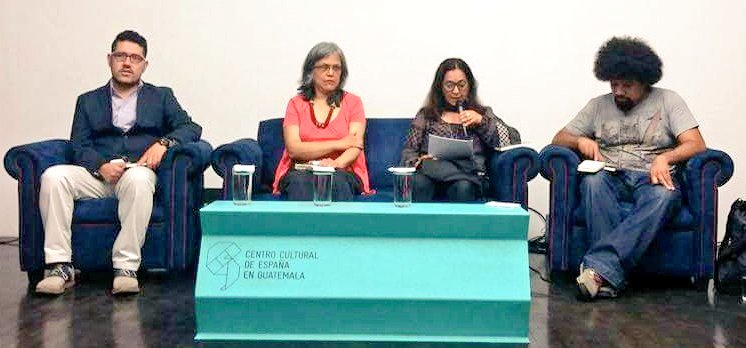 DJ_Urizar_7's tweet photo. Y así presentamos el libro #Díptico con @Pushka08
Comentarios por Aída Toledo y @julioserrano
@CCEGUATEMALA https://t.co/4o8BB7aYBH