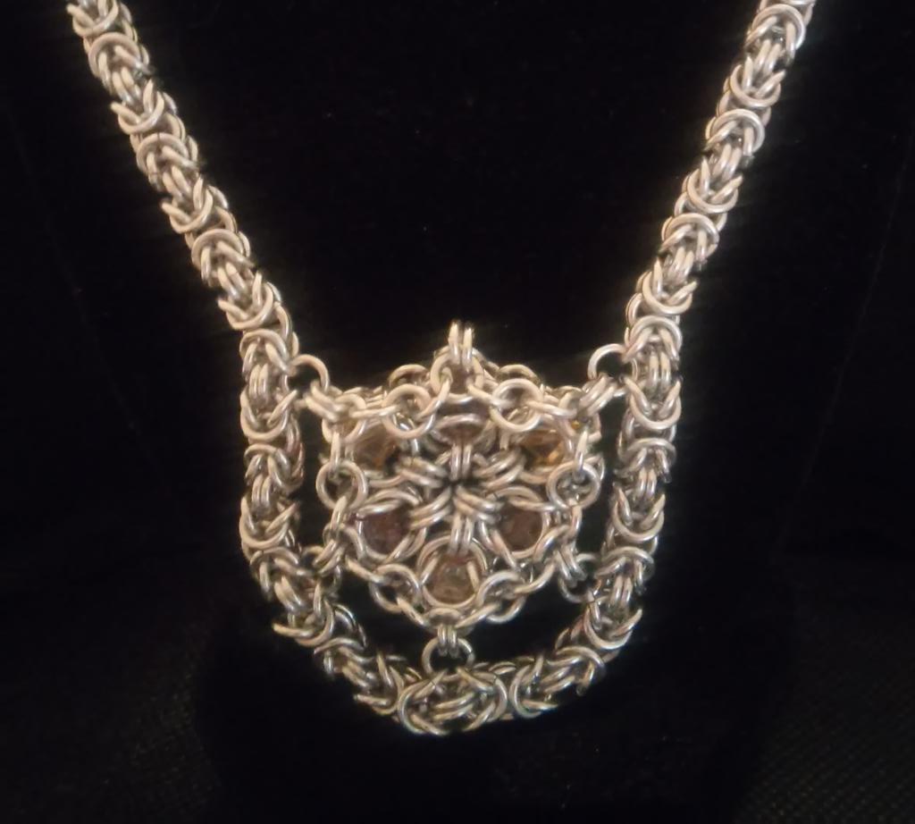 2curvey's tweet photo. New chainmail. What do you think? https://t.co/oE4Ijyl2au