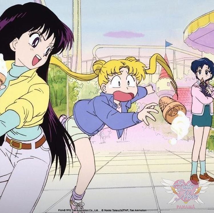 セーラームーンの全話での私服集めた本とか欲しい、可愛い