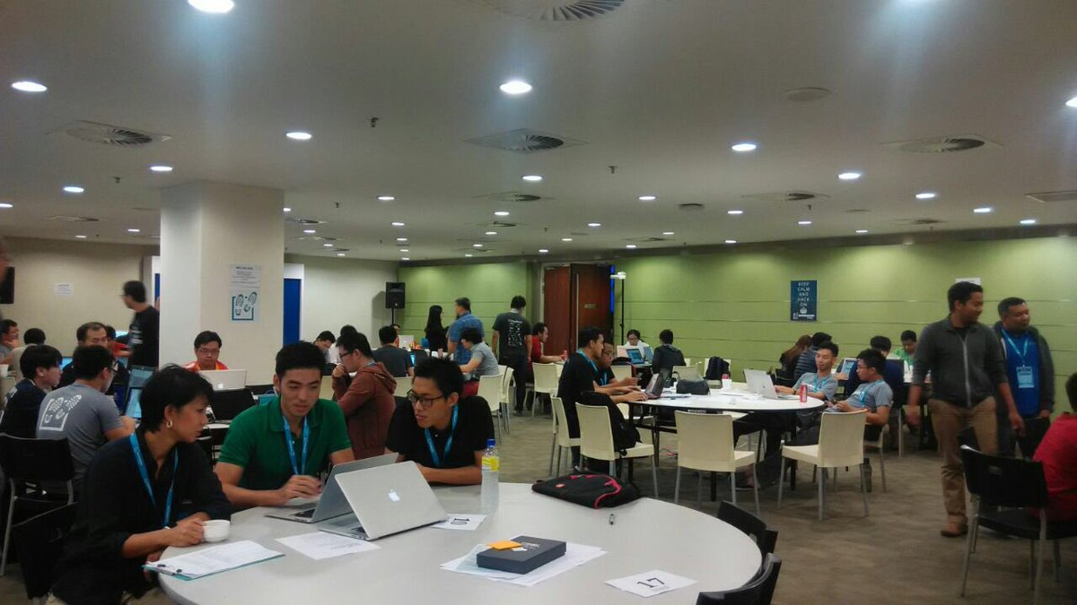 RHBGroup's tweet photo. The 48 hour #Fintechathon ends today!
May the best team win! #rhbinnovation https://t.co/IopQF41KIl