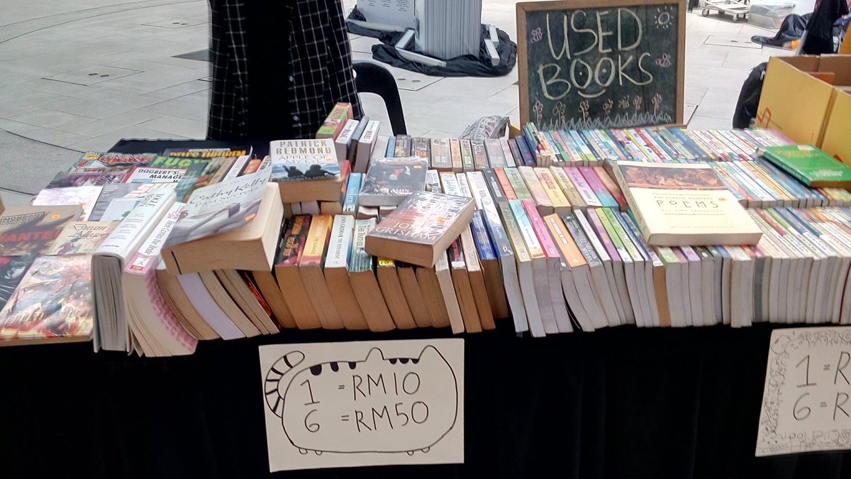 BookendsMY's tweet photo. Next booth, jualan buku terpakai in cheaper price ofc! Jangan menyesal tak datang #JBWRF2016 https://t.co/aStLKYSK5I