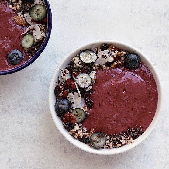 paigethorne88's tweet image. #smoothiebowls by mygoodnessberlin The o my thing better than a smoothie bowl in the morni… ift.tt/1TegAFw