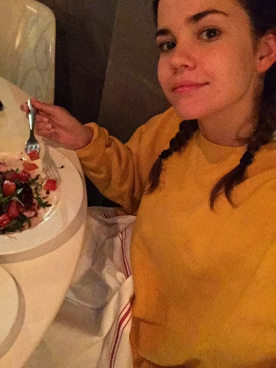 DebnamCarey's tweet photo. Hack hack https://t.co/W8SbccFc9G