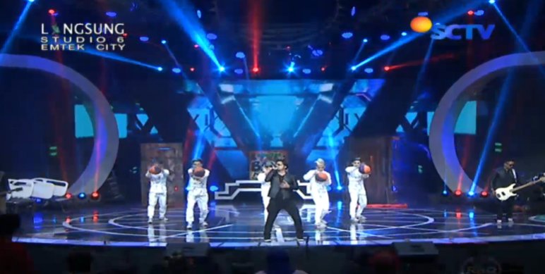 SCTV (@sctv) on Twitter photo Penampilan <a href="/kingzcrew08/">Kingz Crew</a> siang ini berkolaborasi dengan <a href="/FiveMinutes_FM/">FIVEMINUTESBAND</a> dan Rhomedal. #TheDanceIcon2 Penampilan <a href="/kingzcrew08/">Kingz Crew</a> siang ini berkolaborasi dengan <a href="/FiveMinutes_FM/">FIVEMINUTESBAND</a> dan Rhomedal. #TheDanceIcon2