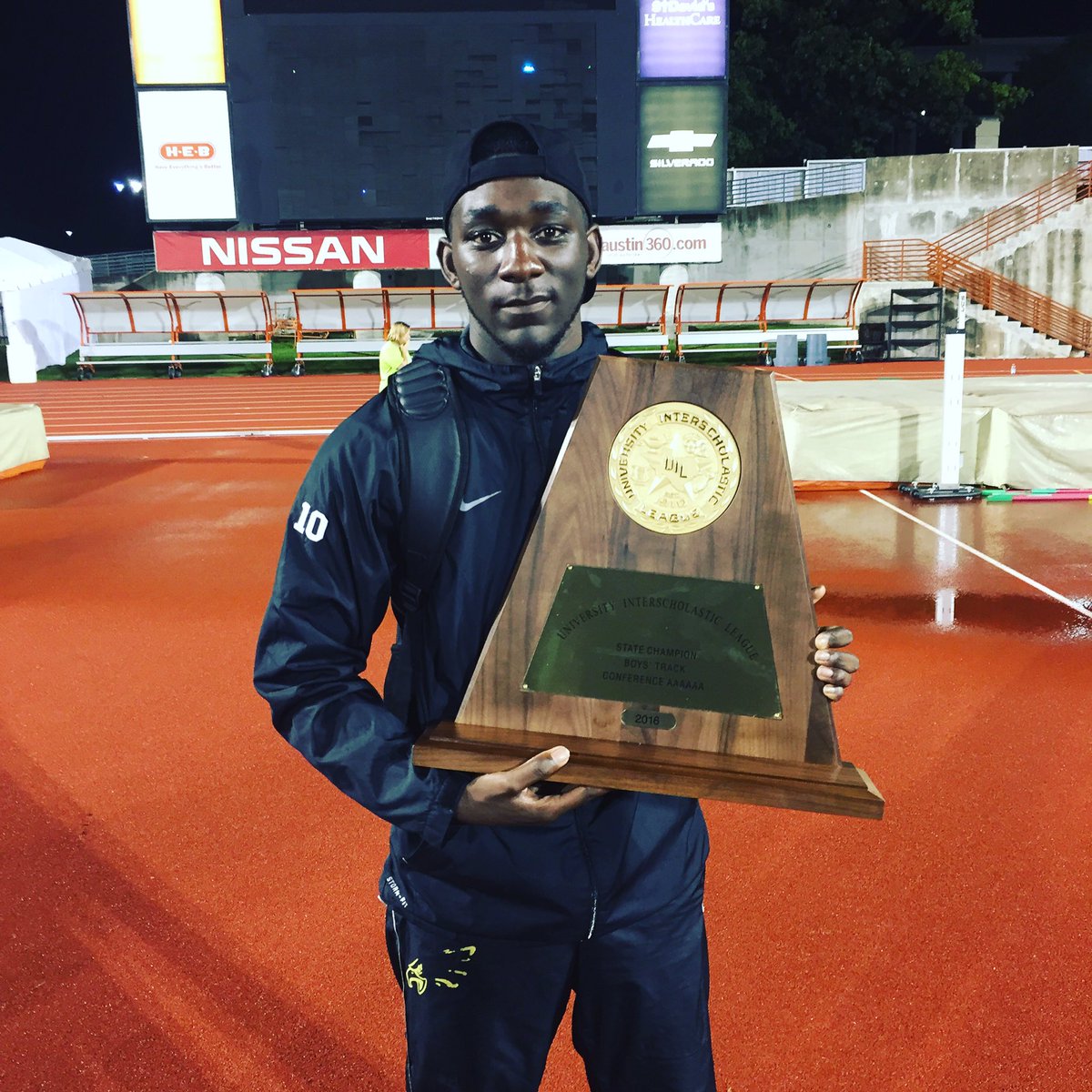 ljwebb98's tweet photo. I like this feeling #StateChamps16 https://t.co/cSrbCzEibD