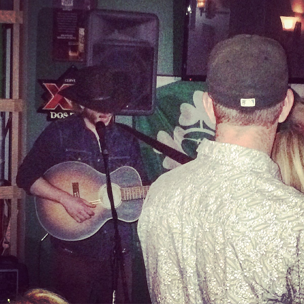 mike_go_mdub's tweet photo. ~>@ColterWall speaking and singin' the truth at @PubShannons YQR. #Caroline @taroncochrane https://t.co/Fnubs62qO9