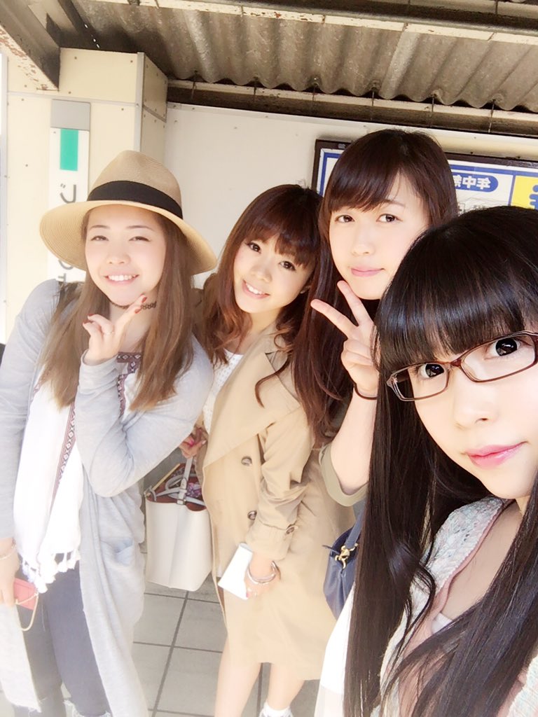 Mippisensei's tweet photo. Team Jumgle Cap‼️❤️
可愛い可愛いキャラキャメちゃんと🍬
13FOXのみんなー✨
打ち合わせしてきまちた💕
はらぺこ😶
#CalamelCamel
#みっぴ先生
#13Fox
#illxxx
#ミーティング https://t.co/kWMazACkPY