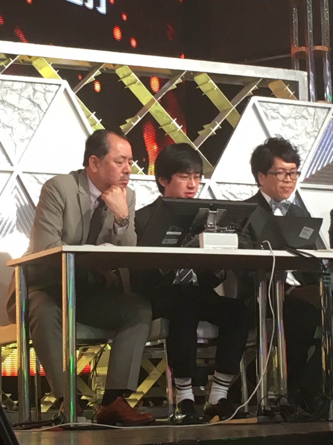 ドラゴンクエストツアーさんのツイート 本日の解説者の皆様は 諏訪東京理科大学教授 脳科学者の篠原菊紀先生 Vジャンプ 編集部ドラゴンクエスト担当の 斉藤征彦さん 東大ゲーム研究会の高荒さんです ゲーム駅伝 ドラクエツアー Dq30th