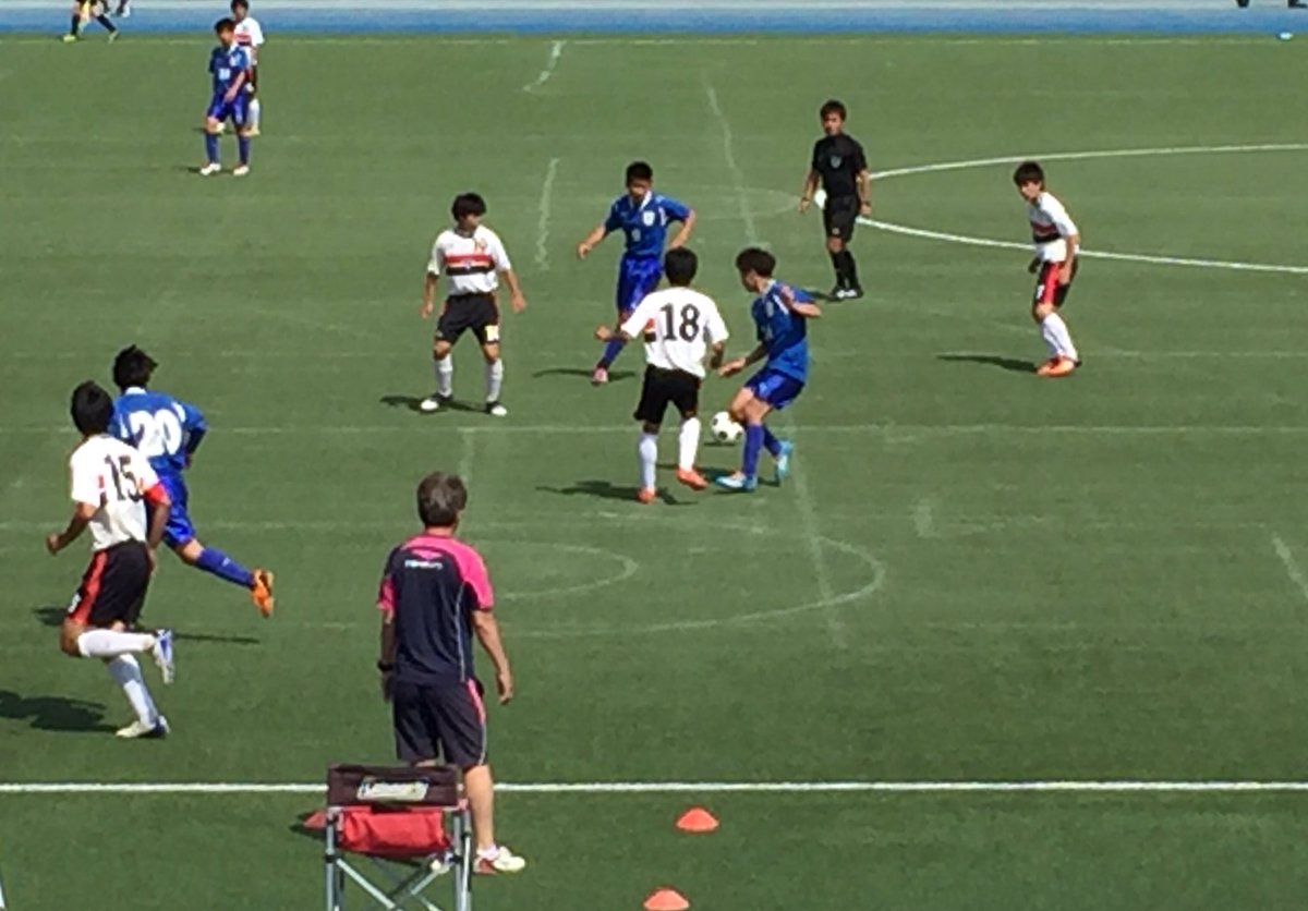 東京都立小松川高等学校 در توییتر サッカー部 都大会 5月15日 日 都立福生高校相手に４対１で勝利し １回戦を突破しました 最初の写真は勝ち越しゴール直前シーンです 試合後には部員全員での記念撮影も行われました 都ベスト32以上が確定しました