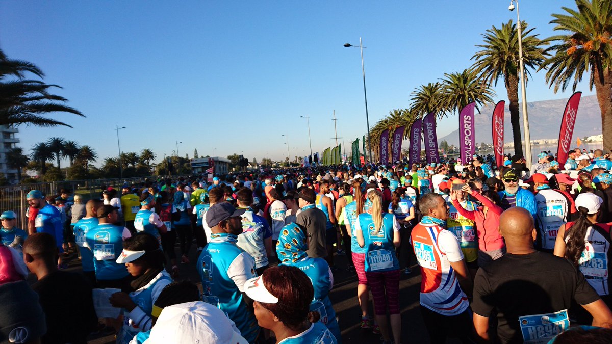 joshuaroode's tweet image. Fnb Cape Town 12. At the start and ready to crush it. #capetown12 #fnbonerun