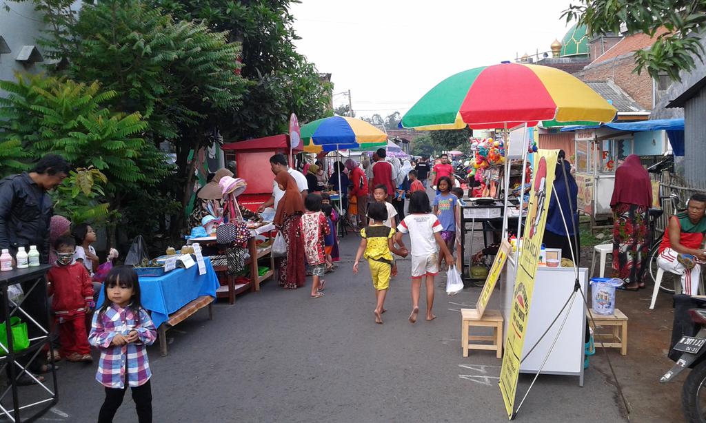 JiluRw's tweet photo. Pasar Minggu BMR Watugede awal puasa mengadakan Even Pasar Takjil  @WisataKabMalang@permadi60 @SingosariMalang https://t.co/mddw9KYbhl