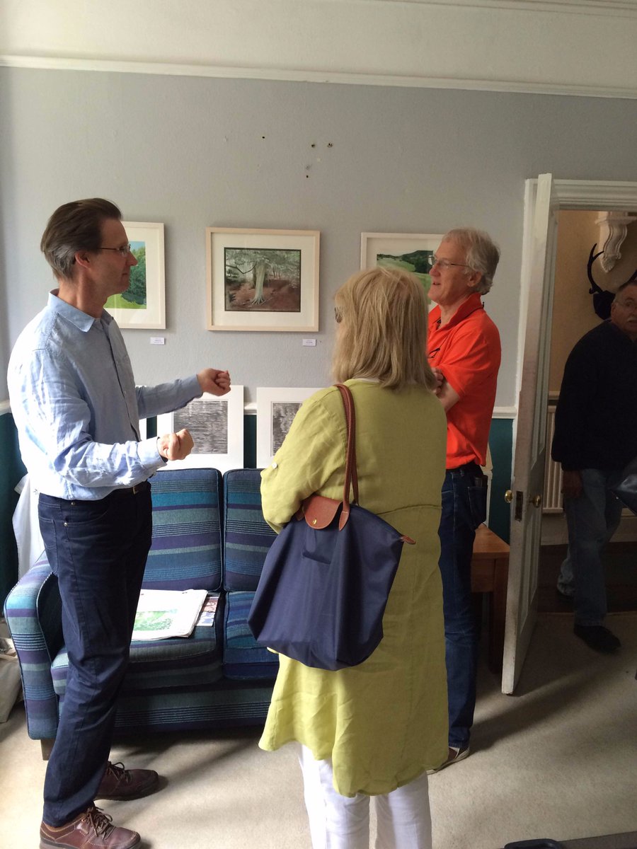 Alistair Teale chatting with some colourful customers on the Widcombe Art Trail! <a href="/BathWeekend/">Bath Weekend</a> <a href="/BathCoUK/">Bath.co.uk</a>